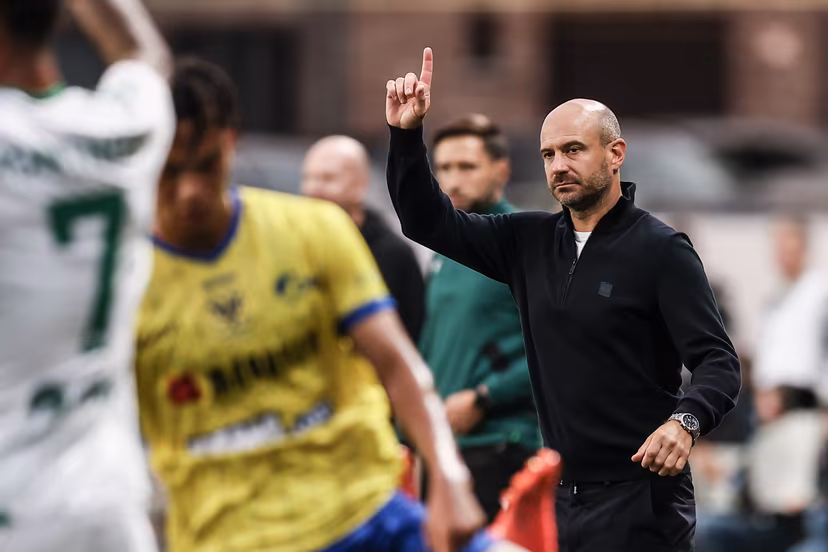 STVV's head coach Frederic De Meyer is pictured during a soccer game between Belgian Sint-Truidense V.V. and Cypriot AC Omonoia Nicosia, Thursday 20 August 2026 in Sint-Truiden, the first leg of the play-off round for the UEFA Europa League league phase. BELGA PHOTO BRUNO FAHY