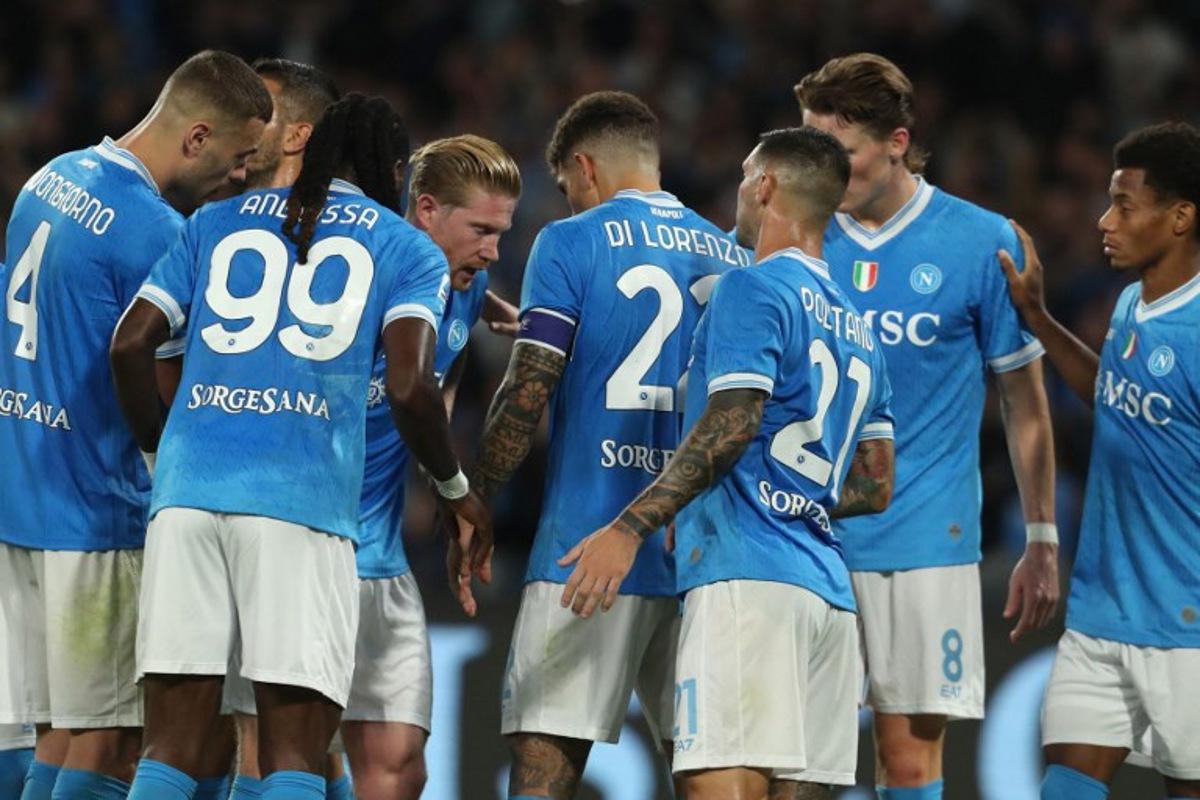 Napoli's Belgian midfielder #11 Kevin De Bruyne grimaces after an injury on a penalty kick during the Italian Serie A football match between Napoli and Inter Milan at the Diego Armando Maradona stadium in Naples on October 25, 2025. Carlo Hermann / AFP