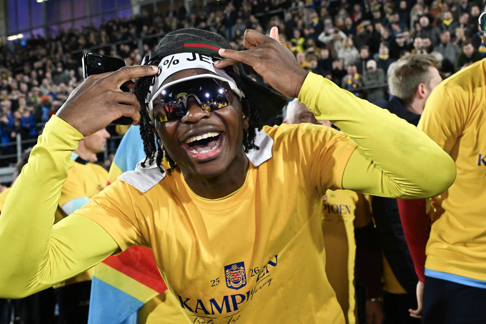 Beveren's Chris Lokesa celebrates as Beveren is the champion with a victory in the 29th day (out of 34) in a soccer game against RWDM Brussels, Wednesday 11 March 2026 in Beveren, on day 29 of the 2025-2026 'Challenger Pro League' 1B second division of the Belgian championship. BELGA PHOTO MAARTEN STRAETEMANS