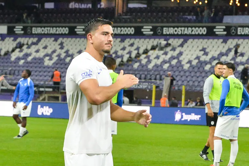 Genk's Jusef Erabi greets the public after a soccer match between RSC Anderlecht and KRC Genk, Sunday 14 September 2025 in Anderlecht, on day 7 of the 2025-2026 'Jupiler Pro League' first division of the Belgian championship. BELGA PHOTO JILL DELSAUX