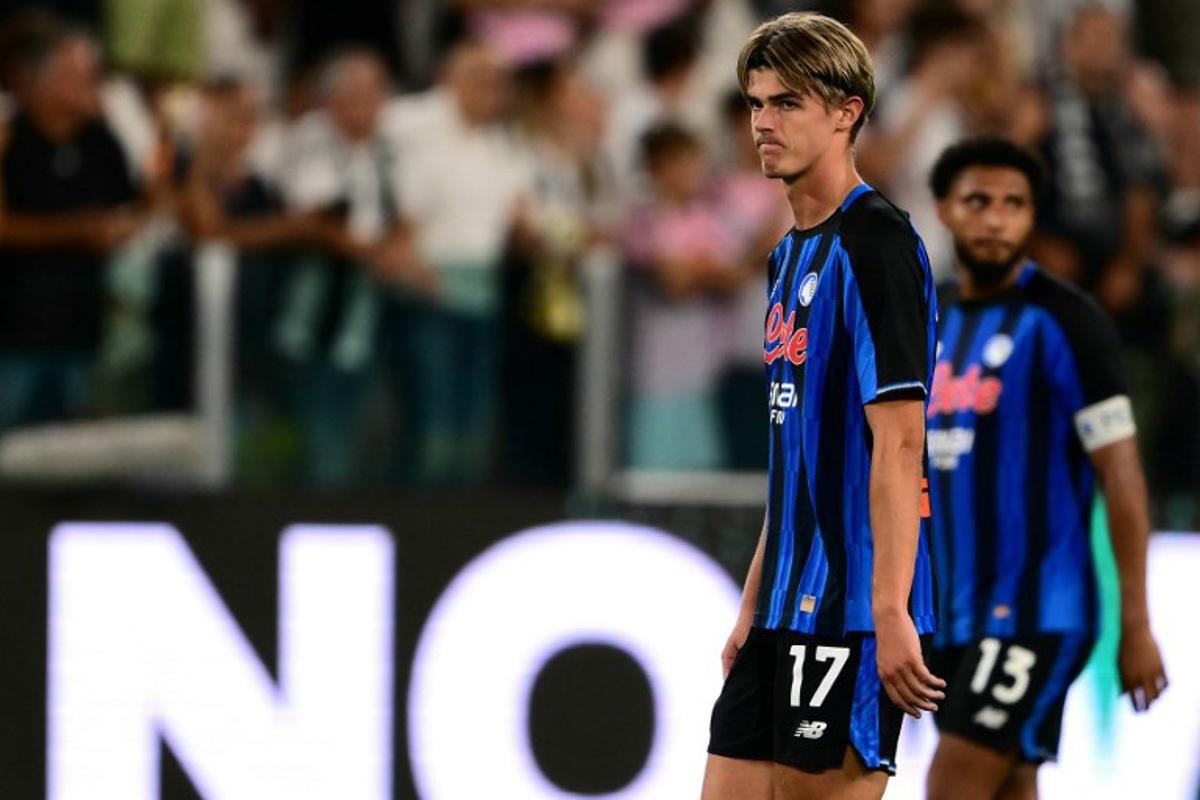 Atalanta's Belgian forward #17 Charles De Ketelaere react at the end of the Italian Serie A football match between Juventus and Atalanta at the Allianz stadium in Turin, on September 20, 2026. Juventus wins 2 - 0 against Atalanta. Marco Bertorello / AFP