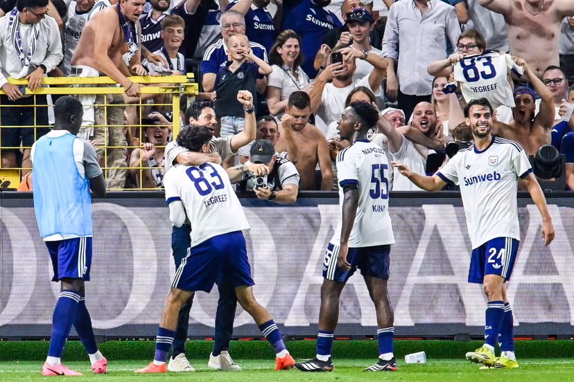 Anderlecht's head coach Vitor Bruno and Anderlecht's Tristan Degreef celebrate after scoring during a soccer game between Belgian RSC Anderlecht and Swedish Hammarby IF, Thursday 30 July 2026 in Brussels, the return leg of the second qualifying round for the UEFA Europa League. The first leg ended in a 1-1 draw. BELGA PHOTO TOM GOYVAERTS