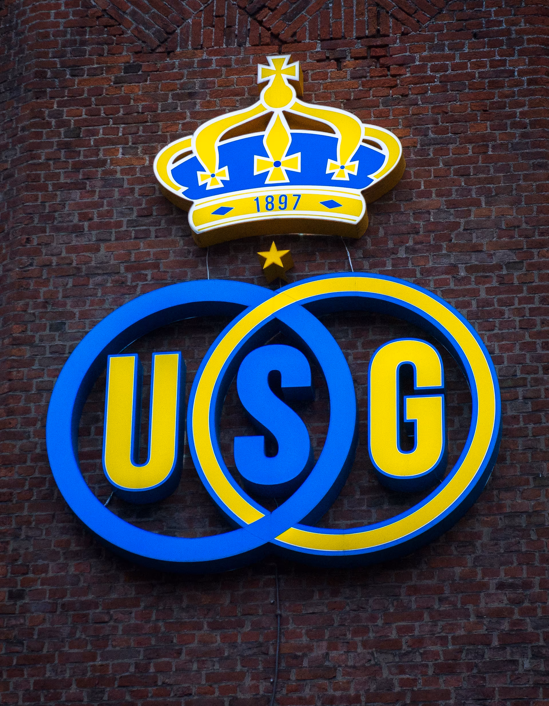20160110 - BRUSSELS, BELGIUM: Illustration picture shows the logo of Union Saint Gilloise ahead of a friendly soccer game between second Division team Royale Union Saint-Gilloise and fourth division team RWDM Molenbeek, the derby of Brussels, Sunday 10 January 2016 in Brussels. BELGA PHOTO LAURIE DIEFFEMBACQ