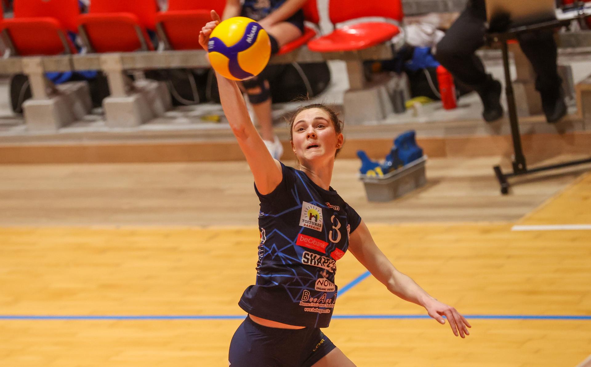 Tchalou's Tien Goris pictured in action during a volleyball match between Charleroi Volley and Tchalou Volley, Wednesday 23 February 2022 in Charleroi. BELGA PHOTO VIRGINIE LEFOUR