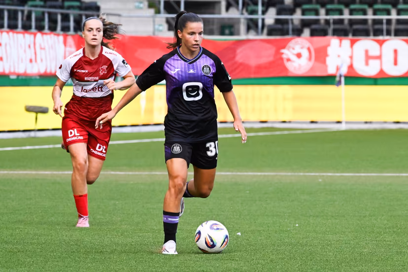 Anderlecht's Luna Vanzeir pictured in action during a soccer game between RSC Anderlecht and Zulte Waregem, the final of the Belgian soccer cup, Saturday 30 May 2026, in La Louviere. BELGA PHOTO JILL DELSAUX