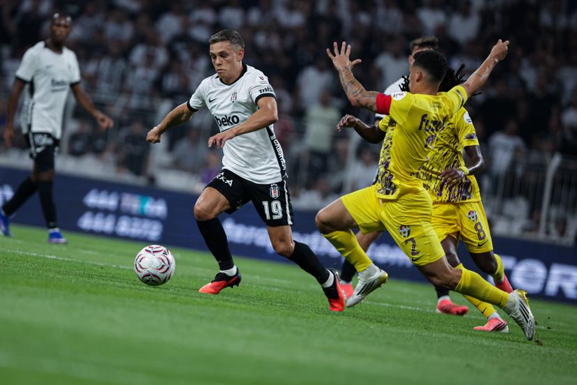 Belgian attacker Leandro Trossard of Besiktas pictured in action during a soccer game between Besiktas JK and Eyupspor, in the Turkish Süper Lig competition in Istanbul, Turkey on Sunday 16 August 2026. BELGA PHOTO BURAK BASTURK
