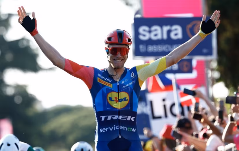 Lidl - Trek Italian rider Jonathan Milan celebrates as he crossing the finish line to win the 21th stage of the Giro d'Italia 2026 - Tour of Italy cycling race of 131km from Rome to Rome, Italy, on May 31, 2026. Luca Bettini / AFP