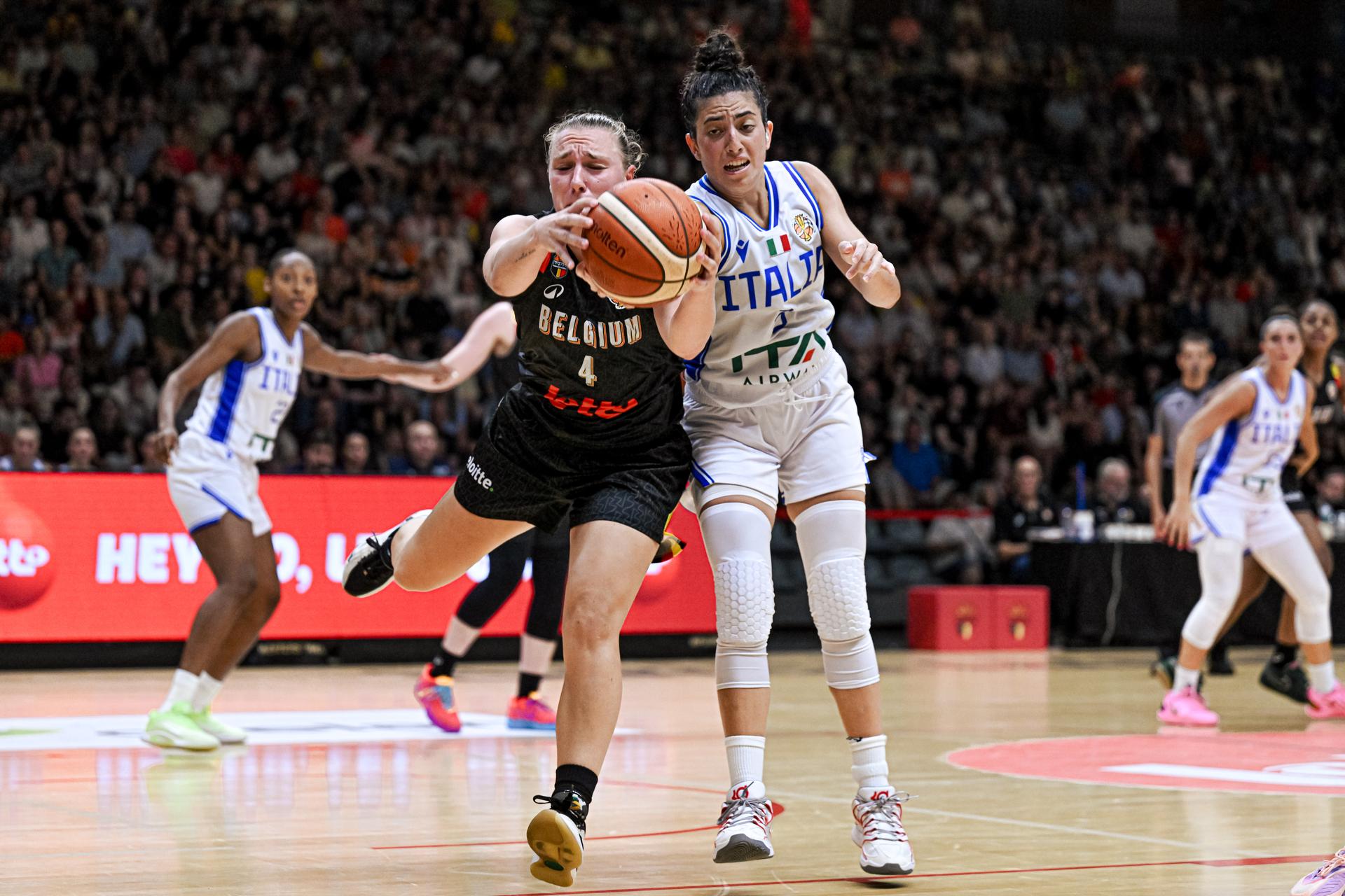 Belgium's Elise Ramette pictured in action during a friendly basketball match between Belgian national women's team the Belgian Cats and Italy, in Kortrijk on Saturday 15 August 2026. The Cats are preparing the world cup in Germany in September. BELGA PHOTO EMILE WINDAL