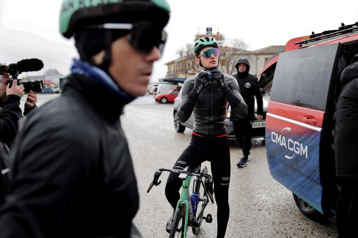 Decathlon-CMA CGM's French rider Paul Seixas (C) prepares for a training session on the roads in Southern Spain near Granada on February 6, 2026. French cycling prodigy Paul Seixas trains as he prepares for his second elite season, aiming to rival the world's best. Thomas COEX / AFP