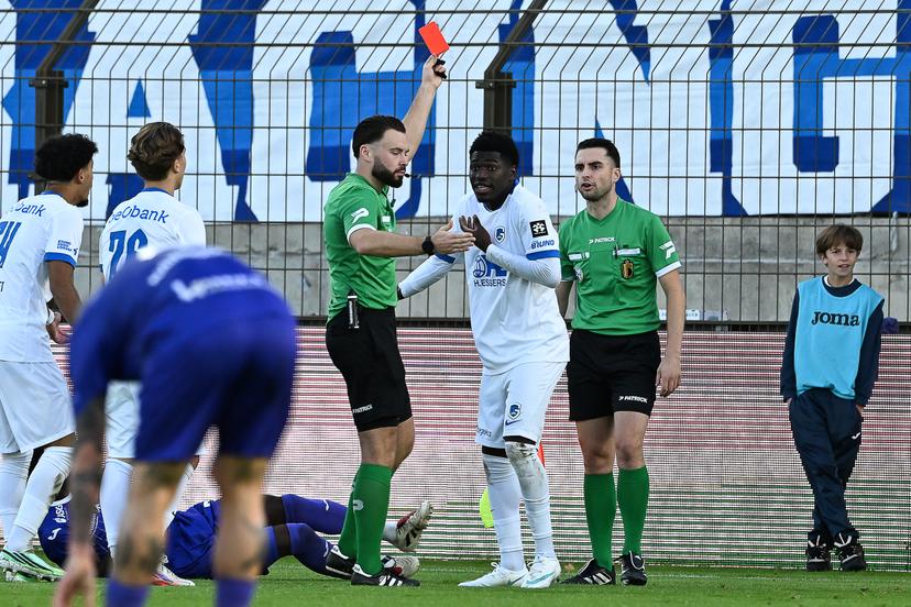 Jong Genk's Dieudonne Djoully Nzoko receives a red card from the referee during a soccer match between Patro Eisden Maasmechelen and Jong Genk, Sunday 11 October 2026 in Maasmechelen, on day 7 of the 2026-2027 'Challenger Pro League' second highest division of the Belgian championship. BELGA PHOTO JILL DELSAUX