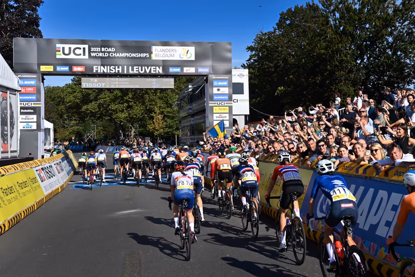 Illustration picture shows the women elite road race on the seventh day of the UCI World Championships Road Cycling Flanders 2021, 157,70km from Antwerp to Leuven, on Saturday 25 September 2021. The Worlds take place from 19 to 26 September 2021, in several cities in Flanders, Belgium. BELGA PHOTO POOL KRISTOF RAMON