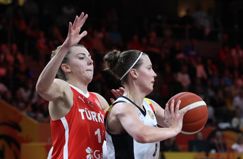 Turkey's Elif Bayram and Belgium's Antonia Delaere fight for the ball during a game between Belgian national basketball team Belgian Cats and Turkey, game 1 of the group phase at the FIBA Women's Basketball World Cup, on Friday 4 September 2026, in Berlin, Germany. The FIBA Women's Basketball World Cup takes place in Berlin from 4 to 23 September 2026. BELGA PHOTO VIRGINIE LEFOUR