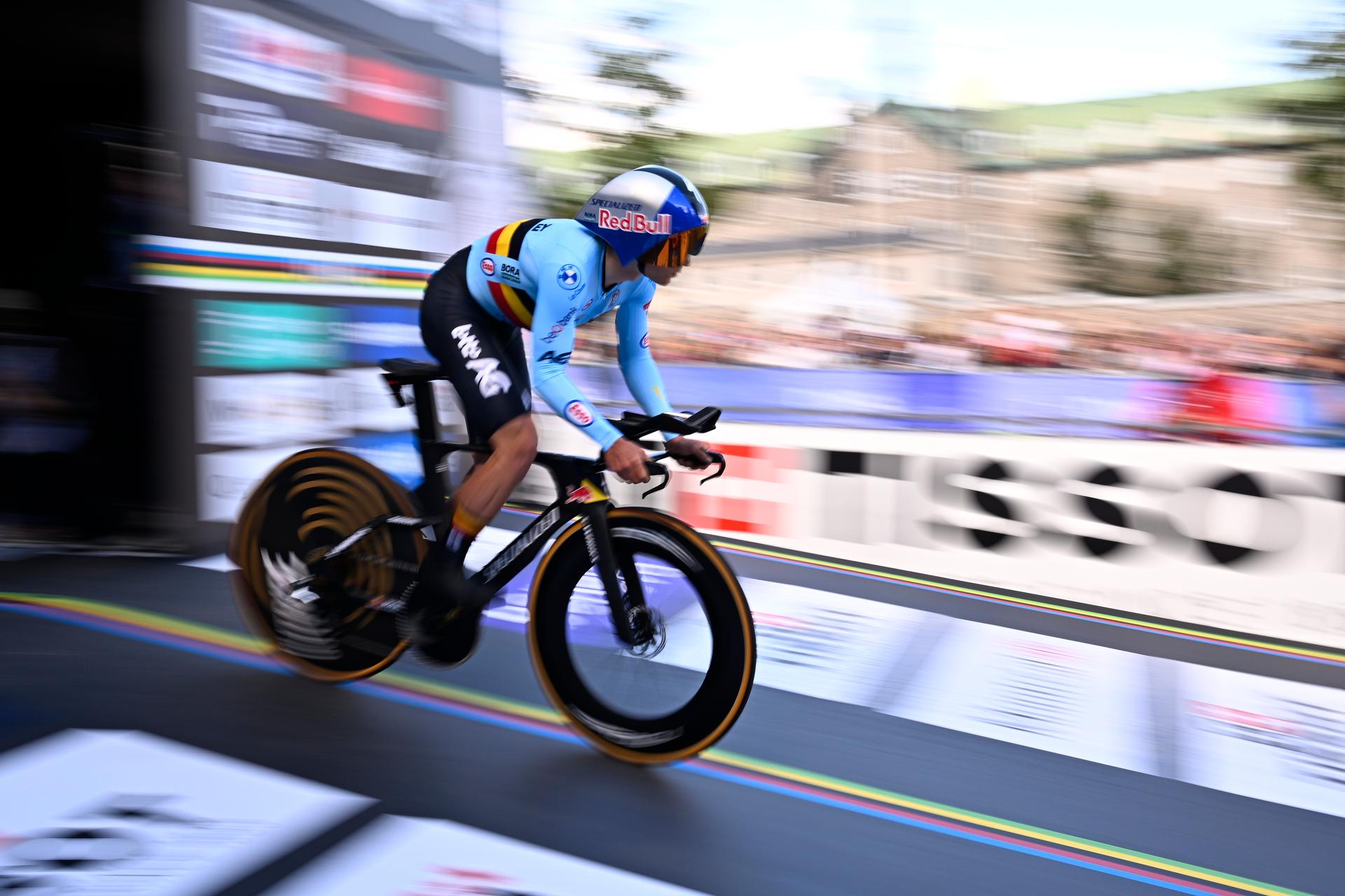 Belgium's Remco Evenepoel pictured at the start of the men's elite individual time trial race (39,2km) at the cycling UCI Road World Championship, in Montreal, Canada, Sunday 20 September 2026. BELGA PHOTO JASPER JACOBS