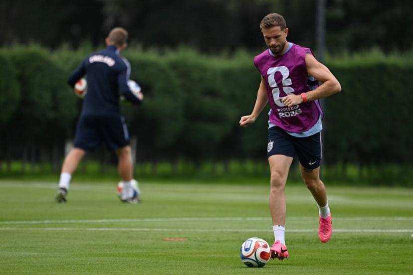 England's midfielder #14 Jordan Henderson takes part in a training session at the Pumas training grounds in Mexico City on July 4, 2026, on the eve of the 2026 World Cup round of 16 football match between Mexico and England. CARL DE SOUZA / AFP