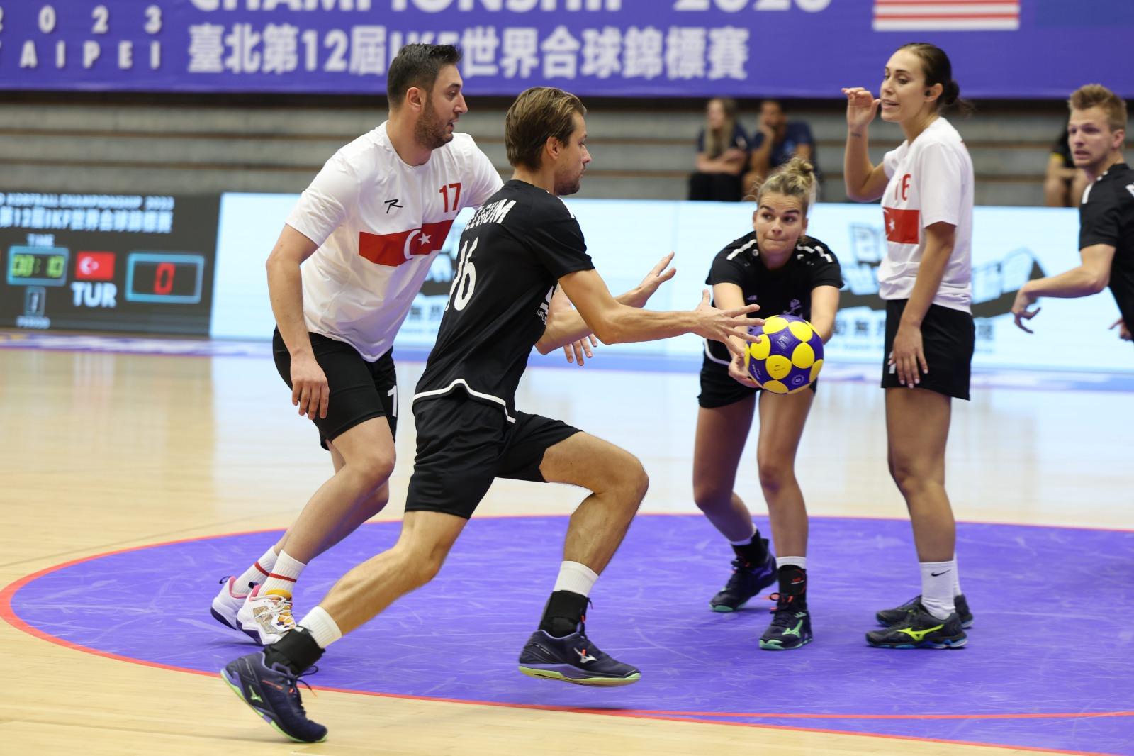 Diamonds starten WK korfbal met duidelijke zege tegen Turkije