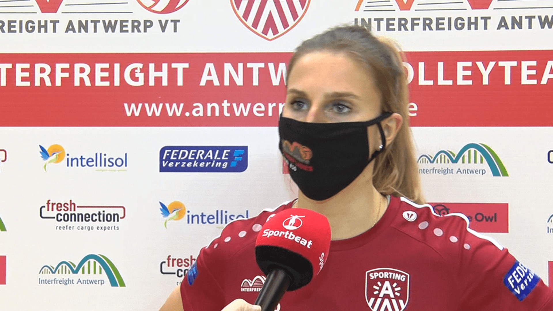 Drama voor Belgisch team Beachvolley en Antwerp Volley.. Sarah Cools loopt zware blessure op....