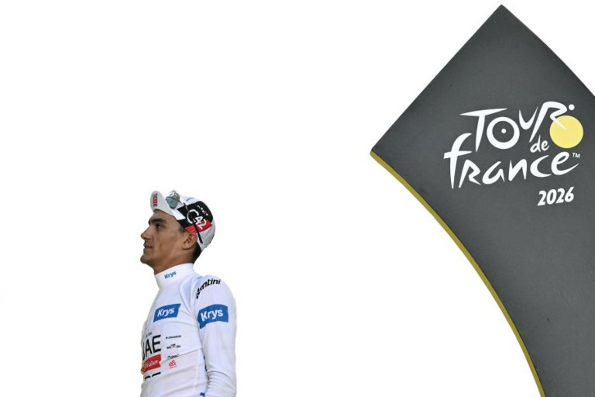 UAE Team Emirates - XRG's Mexican rider Isaac Del Toro celebrates on the podium with the best young rider's white jersey after the 21st stage of the 113th edition of the Tour de France cycling race, 88,7 km starting and finishing in Paris, on July 26, 2026. Jeff PACHOUD / AFP