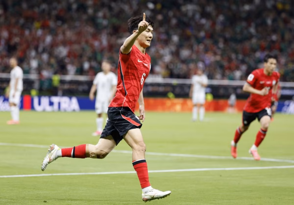 South Korea's midfielder #06 Hwang In-beom celebrates scoring his team's first goal during the 2026 World Cup Group A football match between South Korea and the Czech Republic at the Guadalajara Stadium in Zapopan on June 11, 2026. Ulises RUIZ / AFP