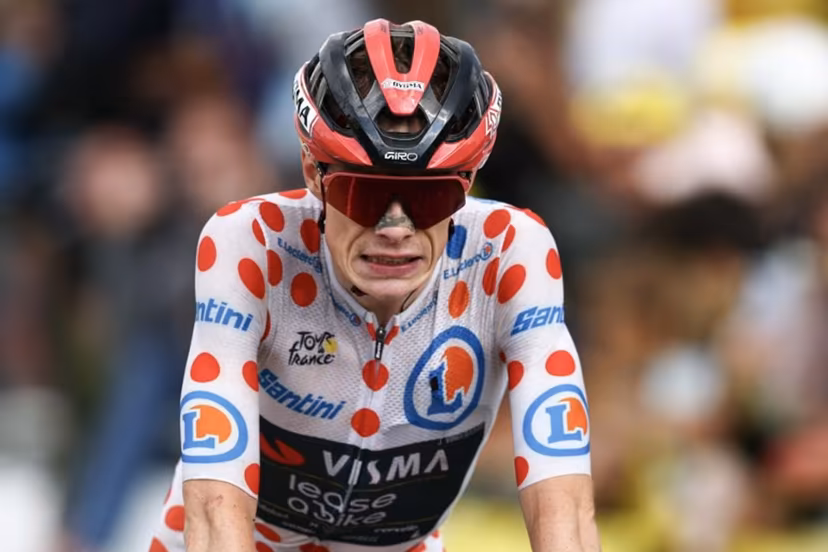 Team Visma | Lease a Bike's Danish rider Jonas Vingegaard wearing the climber's dotted "King of the Mountains" jersey cycles to the finish of the 14th stage of the 113th edition of the Tour de France cycling race, 155,3 km between Mulhouse and Le Markstein in the Vosges mountains, on July 18, 2026. Anne-Christine POUJOULAT / AFP