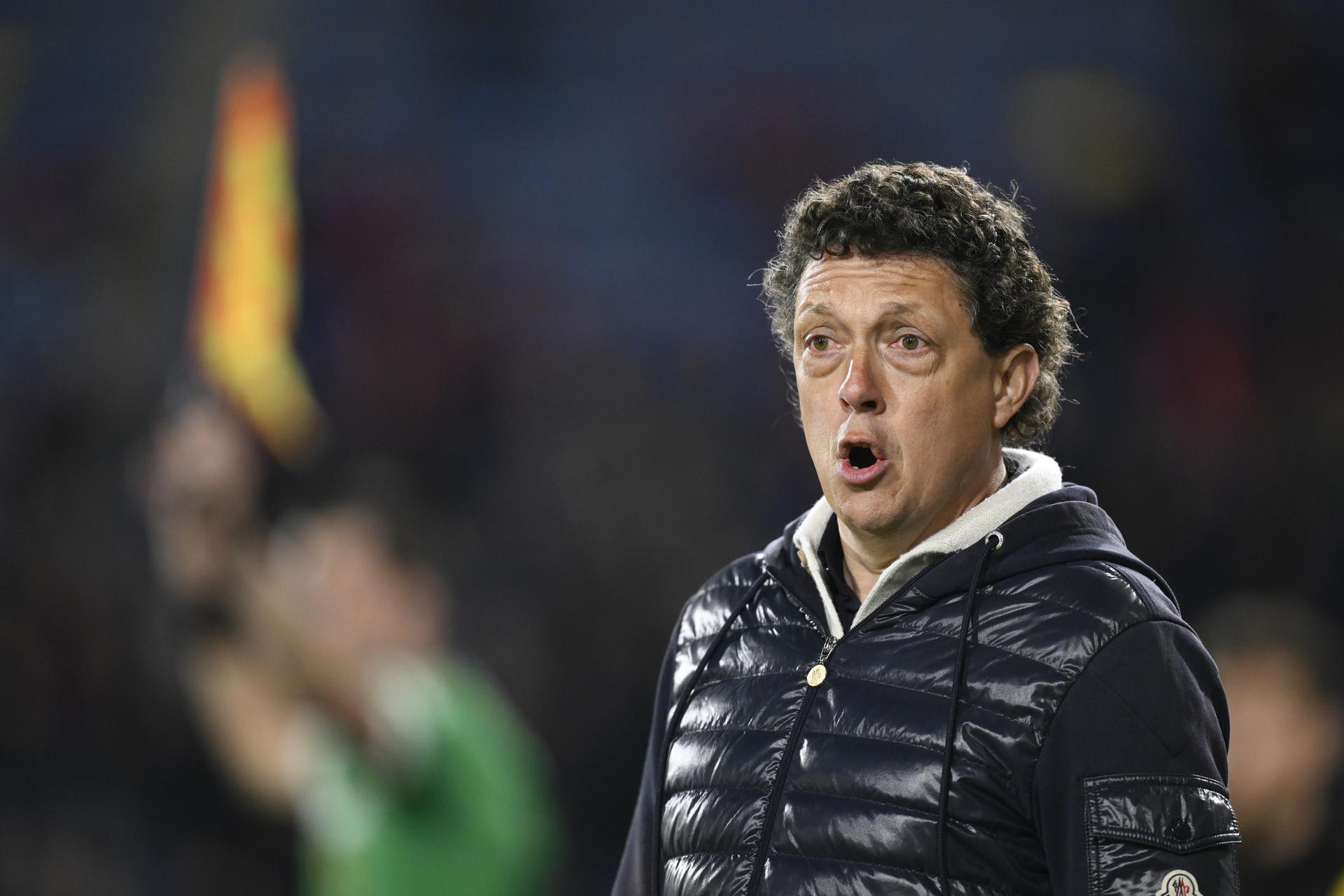 Liege's head coach Gaetan Englebert reacts during a soccer game between SK Beveren and RFC Liege, Saturday 21 March 2026 in Beveren, on day 31 of the 2025-2026 'Challenger Pro League' 1B second division of the Belgian championship. BELGA PHOTO JOHN THYS
