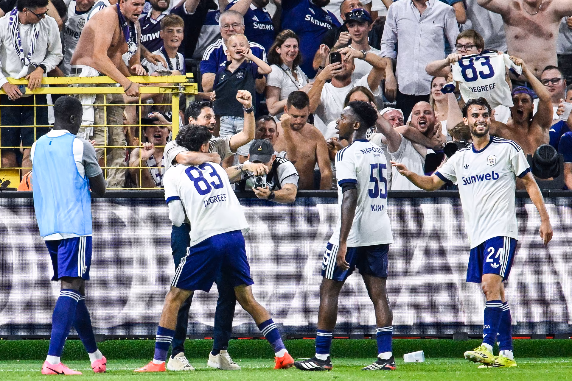Anderlecht's head coach Vitor Bruno and Anderlecht's Tristan Degreef celebrate after scoring during a soccer game between Belgian RSC Anderlecht and Swedish Hammarby IF, Thursday 30 July 2026 in Brussels, the return leg of the second qualifying round for the UEFA Europa League. The first leg ended in a 1-1 draw. BELGA PHOTO TOM GOYVAERTS