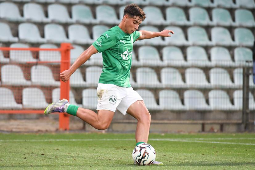 Lommel's Alvaro Santos Correa pictured in action during a soccer game between Lommel SK and Olympic Charleroi, Saturday 16 August 2025 in Lommel, on day 2 of the 2025-2026 'Challenger Pro League' 1B second division of the Belgian championship. BELGA PHOTO JILL DELSAUX
