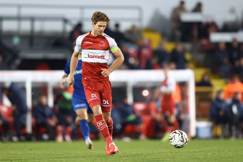 Essevee's Anton Tanghe pictured in action during a soccer match between SV Zulte Waregem and KAA Gent, Sunday 19 October 2025 in Waregem, on day 10 of the 2025-2026 'Jupiler Pro League' first division of the Belgian championship. BELGA PHOTO BRUNO FAHY
