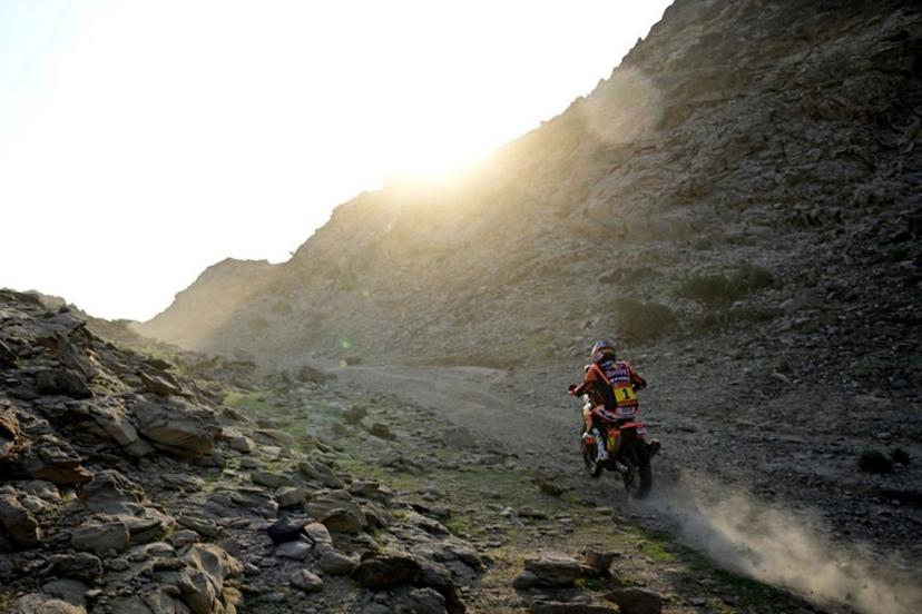 KTM 450 Rally Factory's Australian rider Daniel Sanders competes in the Stage 1 of the 48th edition of the Dakar Rally 2026, between Yanbu and Yanbu, Saudi Arabia, on January 4, 2026. Giuseppe CACACE / AFP