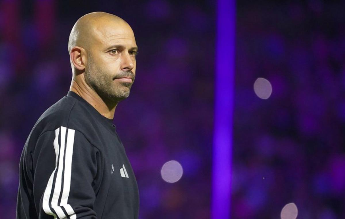 Inter Miami's Argentine coach Javier Mascherano arrives ahead of a friendly football match between Inter Miami CF and Independiente del Valle at Estadio Juan Ramon Loubriel in Bayamon, Puerto Rico, on February 26, 2026. Jaydee Lee SERRANO / AFP