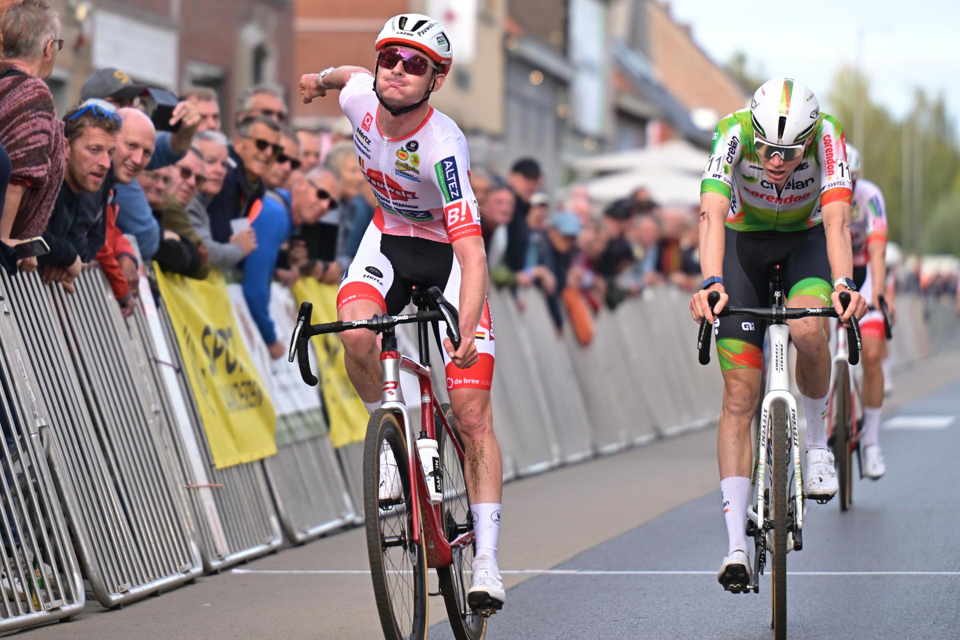 Belgium's Gerben Kuypers wins ahead of Belgium's Witse Meeussen in the men elite race of the 'Kermiscross' cyclocross cycling event, on Thursday 15 October 2026, in Ardooie. BELGA PHOTO DAVID PINTENS