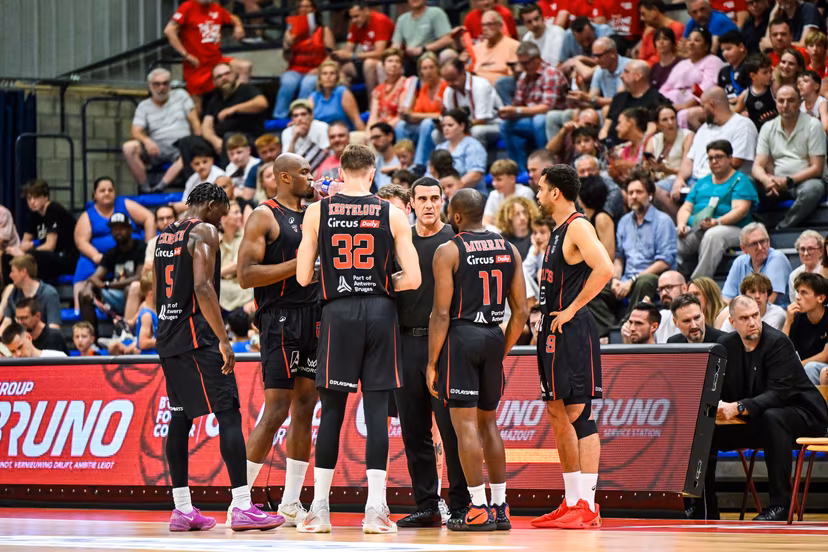 Antwerp's head coach Roel Moors pictured during a basketball match between Limburg United and Antwerp Giants, Friday 29 May 2026, in Hasselt, on the first round (out of 5) of the Semi Finals Playoffs of the 'BNXT League' Belgian/ Dutch first division basket championship. BELGA PHOTO TOM GOYVAERTS