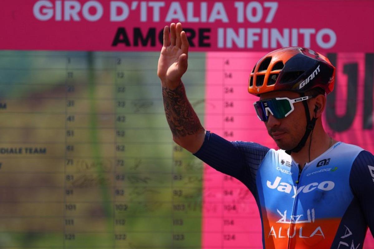 Team Jayco-AlUla's Australian rider Caleb Ewan waves on stage prior the 11th stage of the 107th Giro d'Italia cycling race, 207km between Foiano di Val Fortore and Franca Villa al Mare, on May 15, 2024. Luca Bettini / AFP