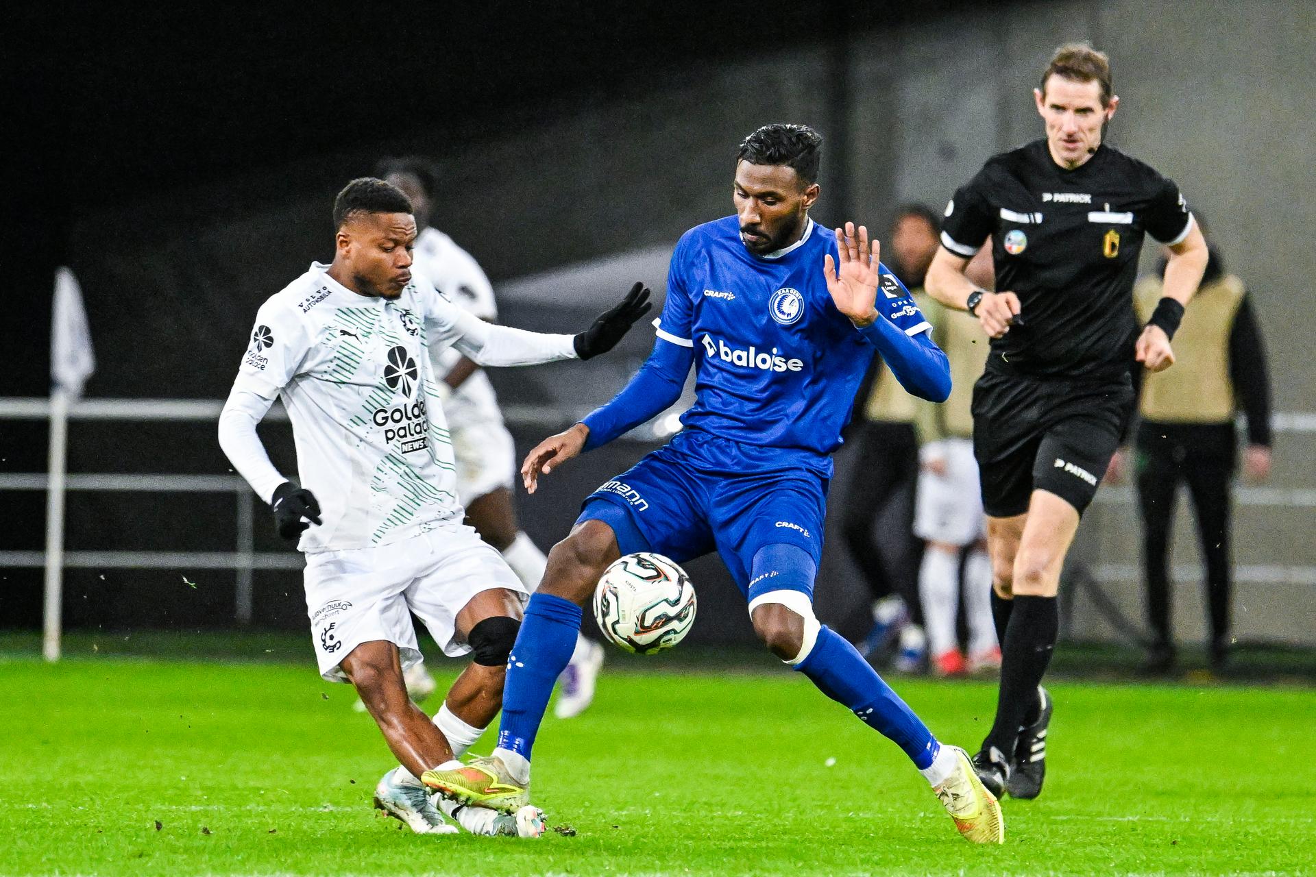 Cercle's Lawrence Agyekum and Gent's Hatim Es-Saoubi pictured in action during a soccer match between KAA Gent and Cercle Brugge, Friday 20 February 2026 in Gent, on day 26 of the 2025-2026 'Jupiler Pro League' first division of the Belgian championship. BELGA PHOTO TOM GOYVAERTS