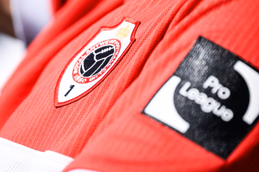 a Antwerp FC logo pictured at a soccer match between KVC Westerlo and Royal Antwerp FC, Saturday 30 August 2025 in Westerlo, on day 6 of the 2025-2026 'Jupiler Pro League' first division of the Belgian championship. BELGA PHOTO TOM GOYVAERTS