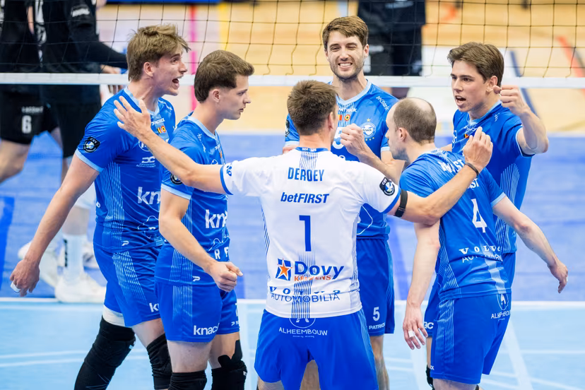 Roeselare's players celebrate during the match between Haasrode Leuven and Roeselare, a Play-off Final (4th game, best-of-5) game in the Lotto Volley League Men, Tuesday 13 May 2025 in Leuven. BELGA PHOTO JASPER JACOBS