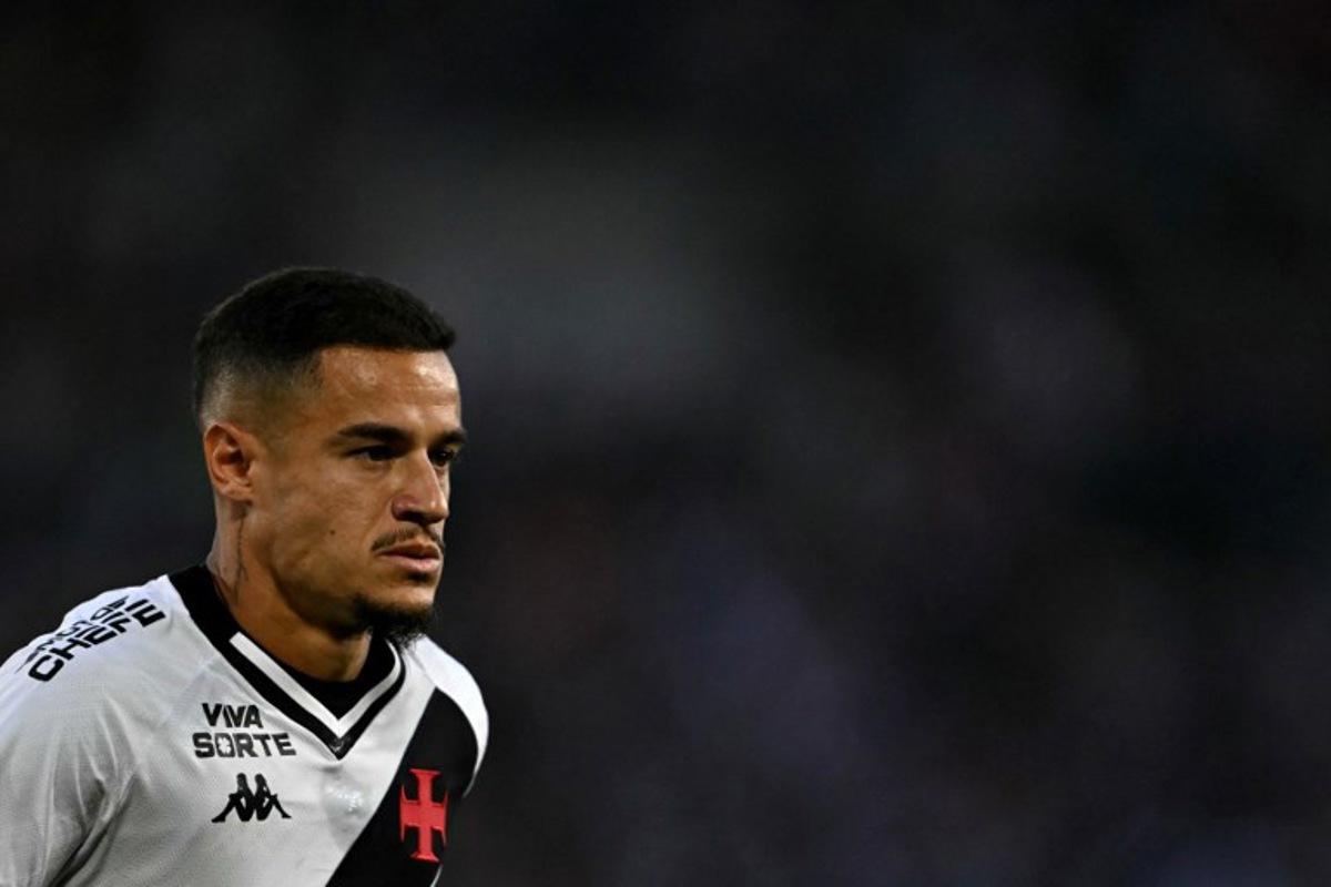 Vasco da Gama's midfielder #10 Philippe Coutinho looks on during the Brasileirao Serie A football match between Vasco da Gama and Flamengo at the Maracana stadium, in Rio de Janeiro, Brazil, on September 21, 2025. Mauro PIMENTEL / AFP