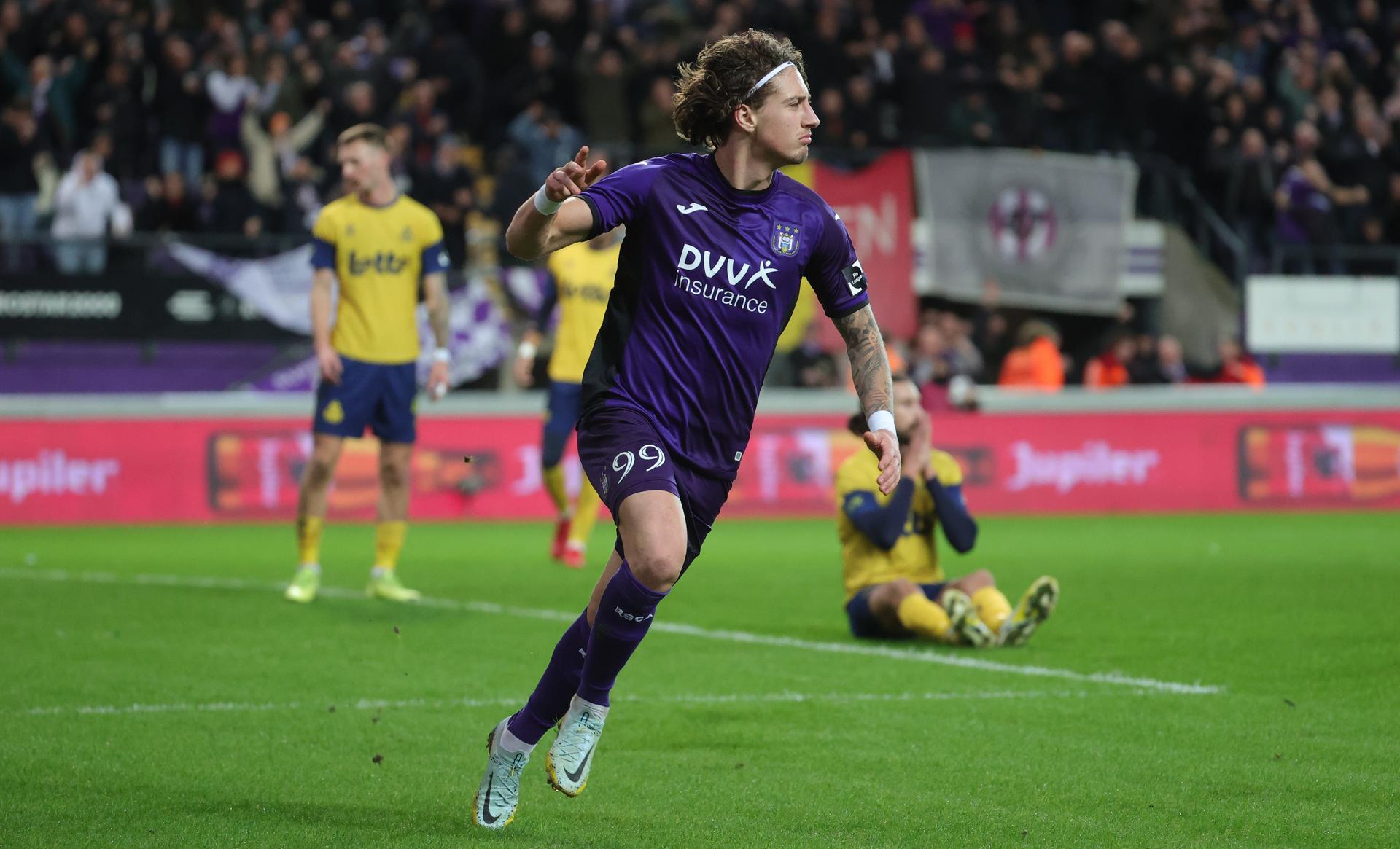 Anderlecht's Fabio Silva celebrates after scoring during a soccer match between RSCA Anderlecht and Royale Union Saint-Gilloise, Sunday 08 January 2023 in Anderlecht, Brussels, on day 19 of the 2022-2023 'Jupiler Pro League' first division of the Belgian championship. BELGA PHOTO VIRGINIE LEFOUR