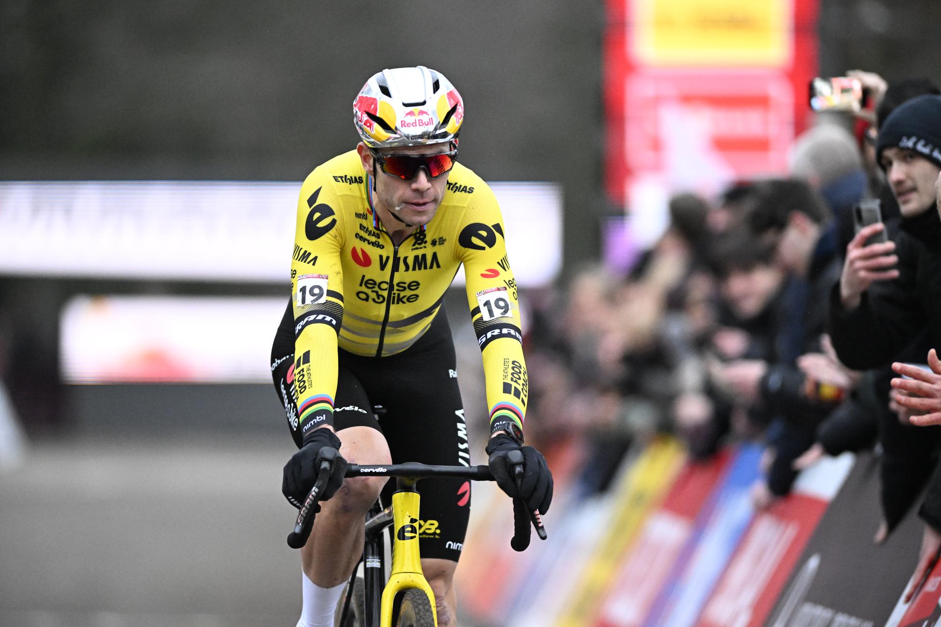 Belgian Wout van Aert pictured during the men's elite race of the World Cup cyclocross cycling event in Antwerp on Saturday 20 December 2025, the fifth stage (out of 12) of the UCI World Cup competition. BELGA PHOTO JASPER JACOBS