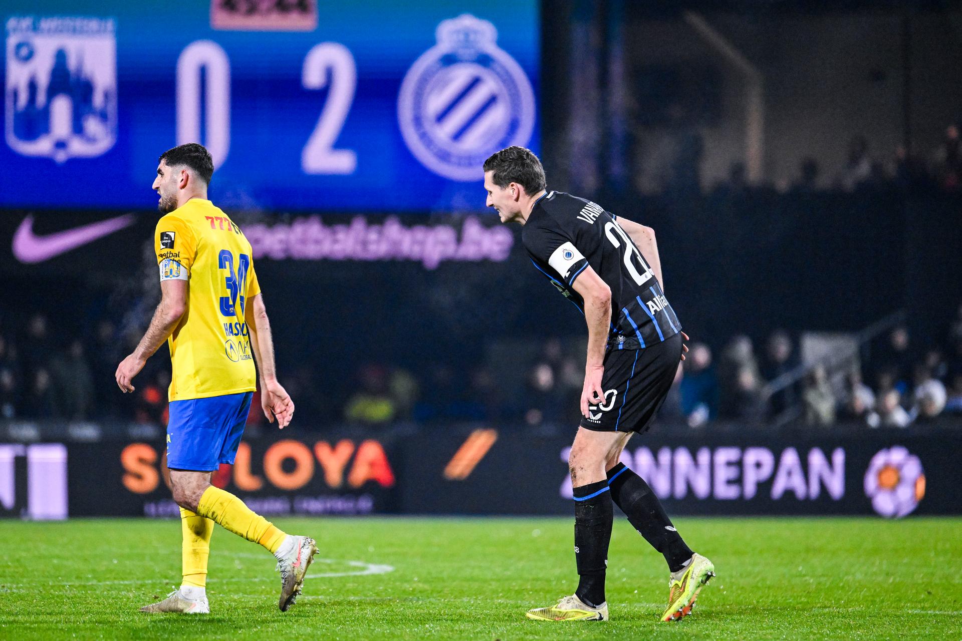 Club's Hans Vanaken is injured during a soccer match between KVC Westerlo and Club Brugge, Saturday 14 March 2026 in Westerlo, on day 29 of the 2025-2026 'Jupiler Pro League' first division of the Belgian championship. BELGA PHOTO TOM GOYVAERTS