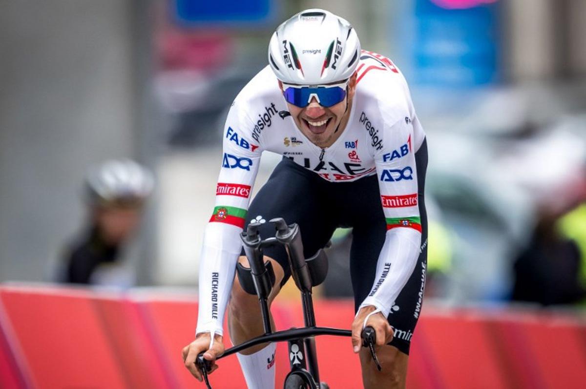 Portugal's Ivo Oliveira of UAE Team Emirates rides during the prologue of the Tour of Romandie UCI cycling World tour, a 2.28 km time trial from Payerne to Payerne, on April 23, 2024. Fabrice COFFRINI / AFP