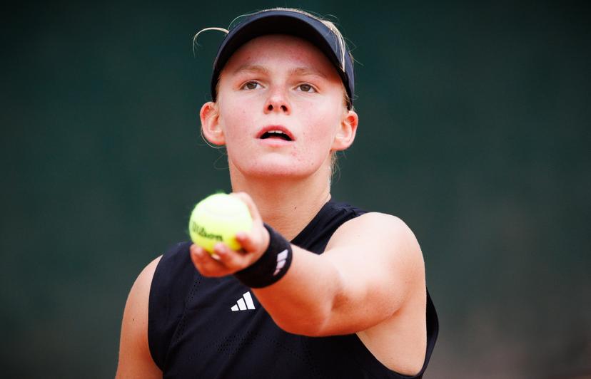 Belgian Jeline Vandromme pictured in action during a tennis match between Belgian Vandromme and Austrian Tagger, in the first round of the girls' singles, at the Roland Garros French Open tennis tournament, in Paris, France, Monday 02 June 2025. This year's tournament takes place from 25 May to 08 June. BELGA PHOTO BENOIT DOPPAGNE